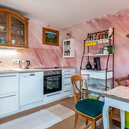 Haus Der Malerin Andrea Gawaz *