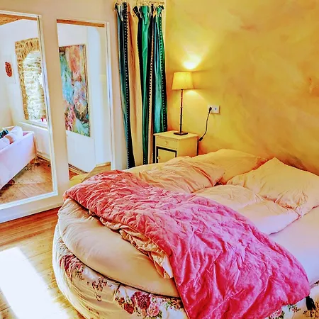 Apartment Haus Der Malerin Andrea Gawaz *