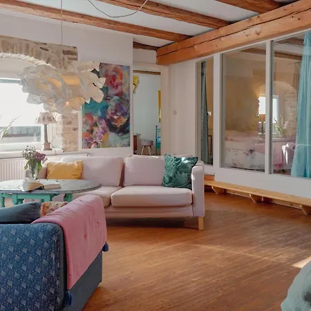 Haus Der Malerin Andrea Gawaz Appartamento *