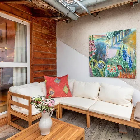 Haus Der Malerin Andrea Gawaz *